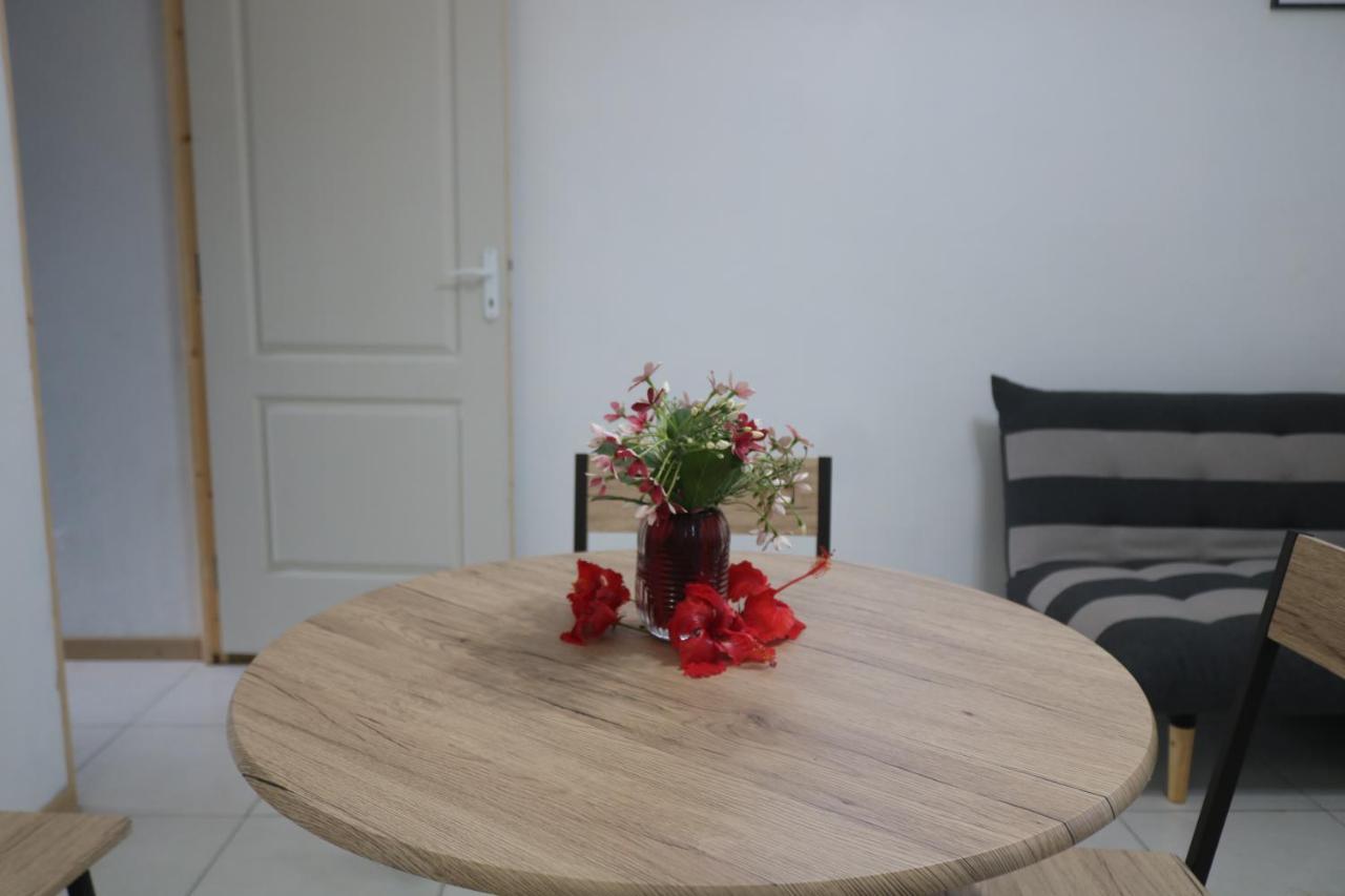 Le Moringa Apartment Baie-Mahault Bagian luar foto